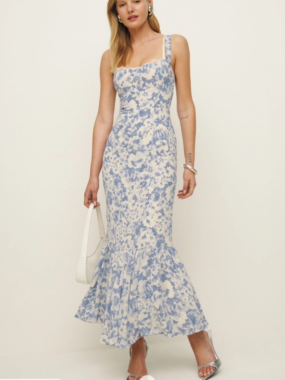 Reformation Irisa Dress in Blue/White Larkspur Floral - Picture 2 of 13